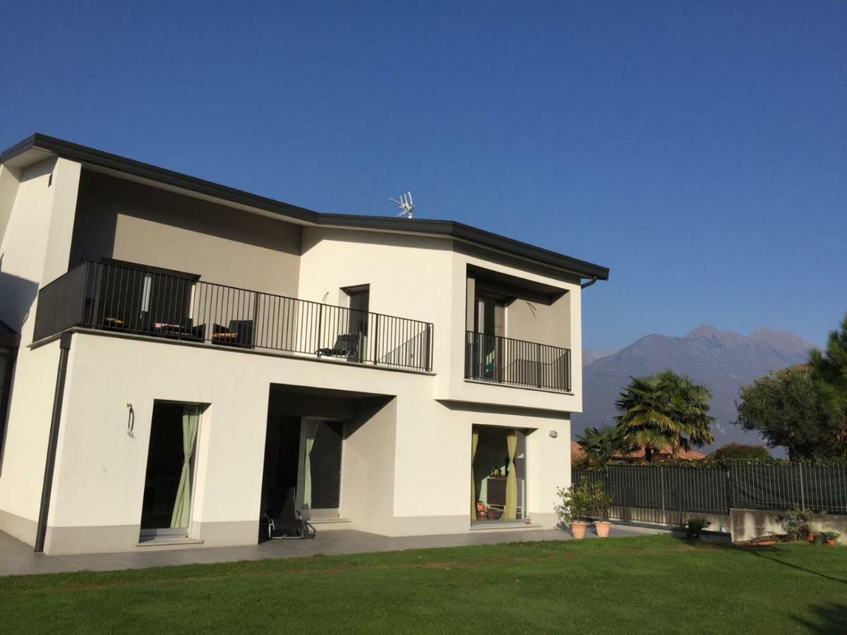 Vila White House Lucia Colico Exteriér fotografie
